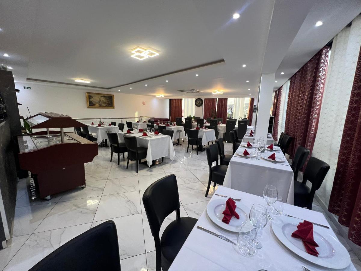 Residencial Santo Amaro Hotel Tarrafal  Bagian luar foto
