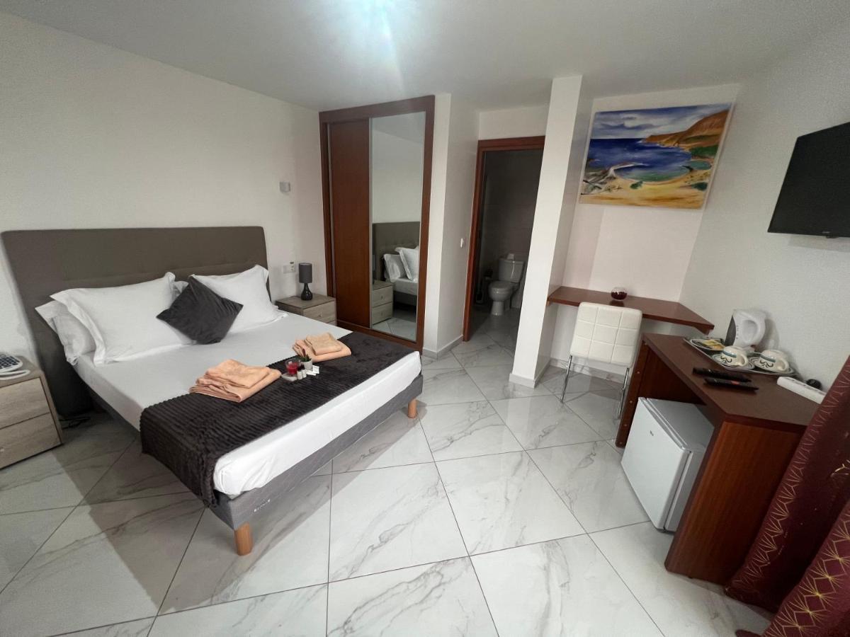 Residencial Santo Amaro Hotel Tarrafal  Bagian luar foto
